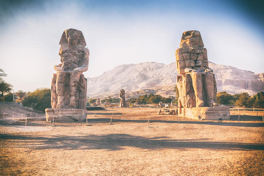 Memnonstatuerne i Egypten
