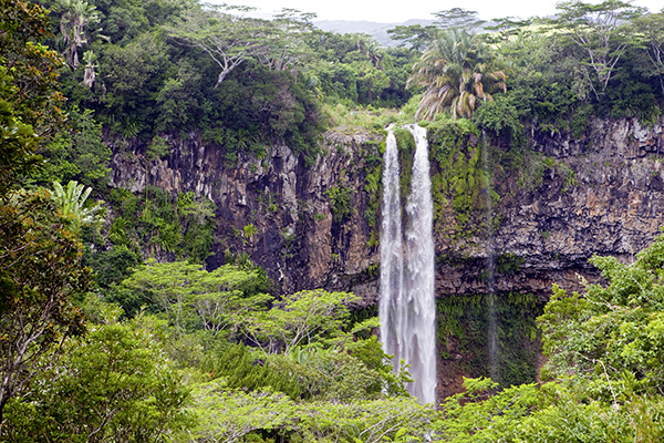 Restips till Mauritius, på bild vattenfallet Chamarel