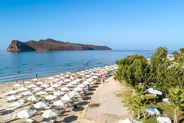 Strand i Agia Marina på Kreta
