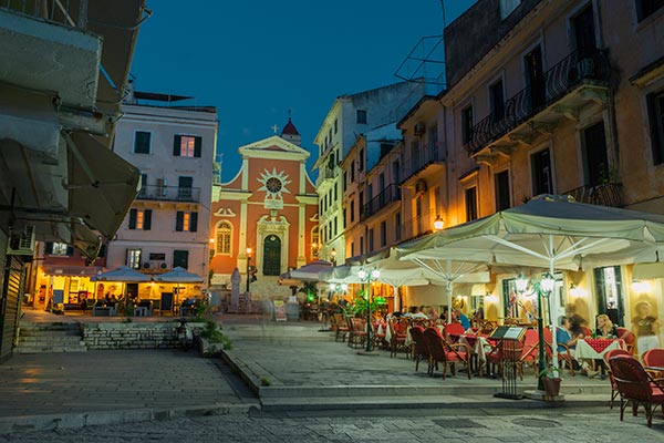 Restauranter og barer i Korfu by