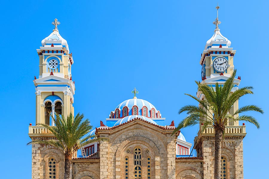 Kyrkan Agios Nikolaos i Karlovassi