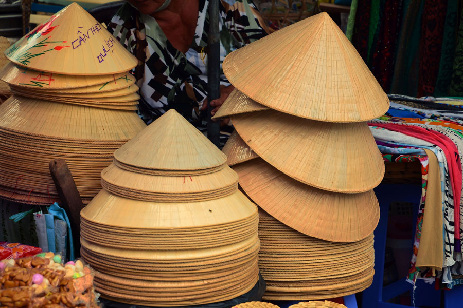 Traditionella vietnamesiska hattar